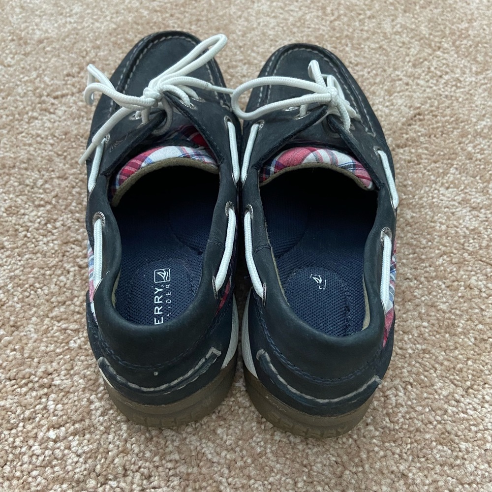 Sperry Docksiders. - Picture 3 of 5